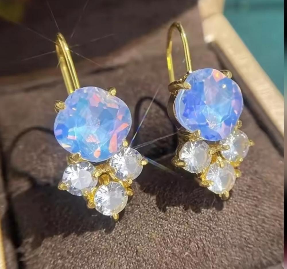 ▪️Anthropologie blue crystal drop earrings nwot